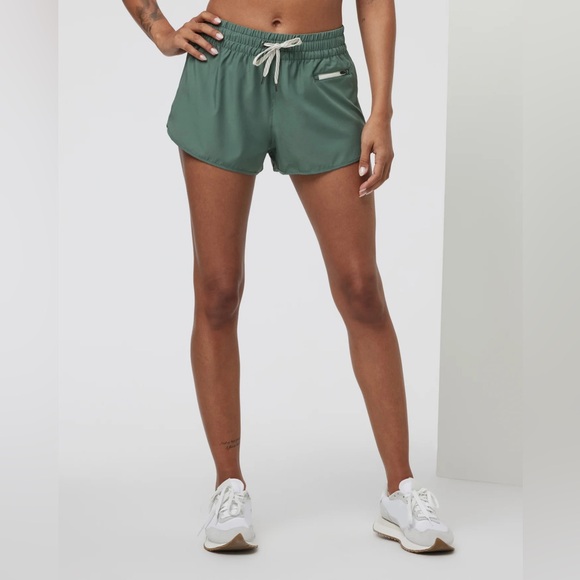 Vuori Pants - Vuori Clementine Short 2.0-NWT!!!